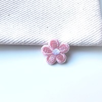 Patchs brodés miniatures colorés en forme de fleurs, appliques florales thermocollantes pour vêtements, pinces à cheveux, sacs, bricolage