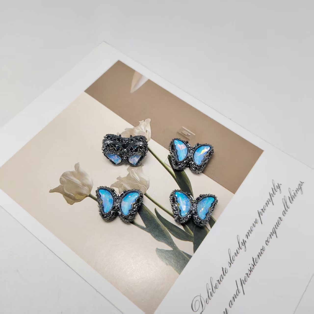Diamant bleu moka plaqué noir
