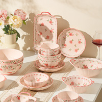 Ensemble de vaisselle en céramique glaçure rouge de grande valeur Design moderne bols à soupe de mariage aux fruits assiettes de poisson pour pendaison de crémaillère festive