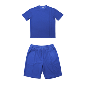 Conjunto de Dos Piezas de Moda Deportiva y Casual, Transpirable, Talla Grande, Cuello Redondo Simple, Camiseta y Pantalones Cortos Holgados Unisex - Product Image 1
