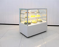 Vitrine réfrigérée pour gâteaux en acier inoxydable électrique avec porte coulissante en verre incurvée pour les hôtels