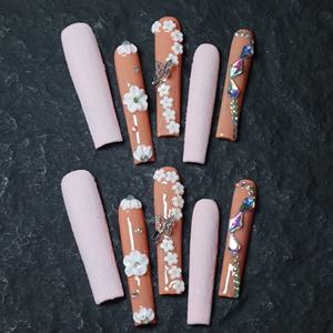Uñas acrílicas artesanales de alta gama al por mayor, uñas postizas cuadradas de cobertura completa, diseños de flores talladas a mano en 3D, personalizables. - Product Image 1