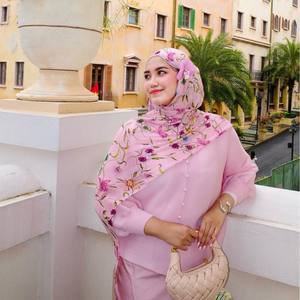 Hoogwaardige katoenen handgeprinte jersey hijab-stijl aquarel marmer vierkante moslim sjaal - Product Image 4