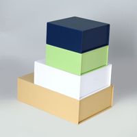 Boîte cadeau rigide en carton avec couvercle magnétique, logo personnalisé de luxe, pour échantillons de parfum, avec revêtement UV et doublure en éponge