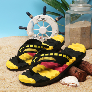 Chanclas de suela blanda para hombre, sandalias antideslizantes para exteriores, chanclas informales de goma, zapatos de playa, tendencia de verano - Product Image 6