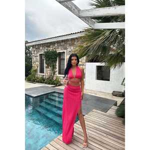 Maillot de bain fuchsia taille haute coupe coquine, style 2 pièces à nouer avec motif tricoté, idéal pour la plage et le sport - Product Image 6