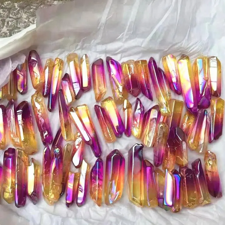 Hermoso arco iris Aura Ángel cristal Punto de cuarzo