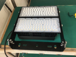 ไฟสนามกีฬา LED แบบโมดูลาร์ 250W 500W IP66 กันน้ำ สำหรับเสาสูงกลางแจ้ง เหมาะสำหรับสนามฟุตบอล บาสเกตบอล และสนามกีฬาอื่นๆ - Product Image 3
