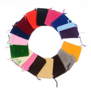 Pochette d'emballage pour bijoux 7x9cm en velours recyclable avec cordon de serrage, personnalisable avec logo, pour colliers, bagues et montres - Vente en gros - Product Image 1