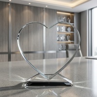 Trophée en cristal personnalisé en forme de cœur, plaque de récompense en verre gravée au laser, cadeau décoratif transparent pour mariage ou entreprise