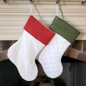 Chaussettes de Noël en velours rouges personnalisées avec logo brodé, sublimation, pour enfants, décorations de Noël, vente en gros - Product Image 5