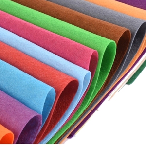 Fibra di Poliestere Riciclata per Tessuto Non Tessuto Utilizzato su Tappeti - Product Image 2