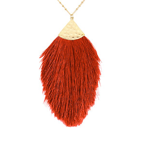 Collier avec pendentif en pompon - Product Image 1