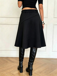 Nueva Falda de Corte A Versátil con Cinturón de Diseño, Corte Diagonal Irregular y Hebilla Metálica, Efecto Adelgazante - Product Image 2