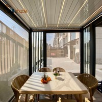 Espace extérieur à prix d'usine avec entraînement intelligent automatique Stores roulants électriques extérieurs à glissière pour une ombre sans effort