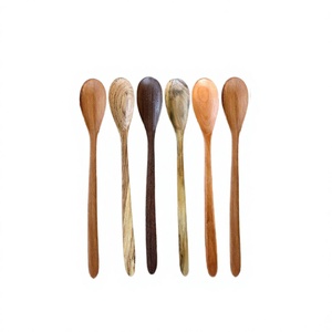 Ensemble de cuillères en bois au design moderne, de la plus haute qualité, à prix raisonnables. - Product Image 1