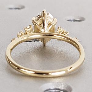 Anello di Fidanzamento Vintage con Diamante Ovale Snowdrift Certificato Gia Igi, Coltivato in Laboratorio HPHT, per Donne, in Oro Massiccio 14k/18k, Design Unico Vintage - Product Image 2