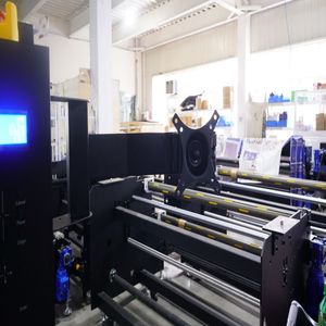 Imprimante à sublimation Yinstar haute vitesse 1,9 m de large à 4 têtes I3200 A1 pour tissus, textiles et t-shirts - Product Image 5