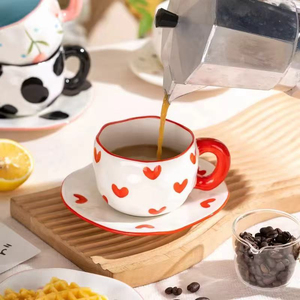 ชุดถ้วยกาแฟเซรามิกสุดหรูพร้อมจานรอง ของขวัญทางธุรกิจ ถ้วยอาหารเช้าทรงไม่สมมาตร ชุดลายเพ้นท์สีใต้เคลือบด้วยมือ - Product Image 2