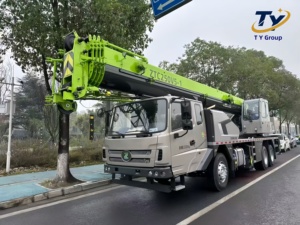 Nueva Grúa Hidráulica sobre Camión ZOOMLION ZTC250V5 de 1.25 Toneladas, Grúa Móvil, Maquinaria de Construcción de Uso Pesado - Product Image 1