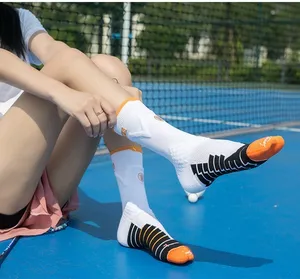 ถุงเท้าแบดมินตันแนวกลางฤดูร้อนของผู้หญิงผ้าขนหนูด้านล่างถุงเท้ากีฬาระบายอากาศ
