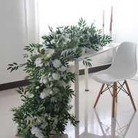 Nouvelle Collection : Chemin de Table Floral Artificiel pour Mariage, Décoration d'Arche et Centre de Table Idéal pour Fêtes de Noël