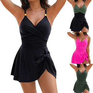 Maillot <span class=keywords><strong>de</strong></span> bain une pièce pour femme avec jupe torsadée à l'avant, bretelles réglables, coupe ajustée, col en V, pour la <span class=keywords><strong>plage</strong></span> et la piscine - Product Image 1