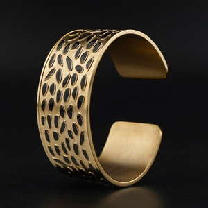 Fabricante OEM de Joyería, Brazaletes de Oro, Diseño de Brazaletes Artificiales, Brazaletes con Puntos, Joyería de Acero Inoxidable, Fábrica de Alta Calidad - Product Image 1