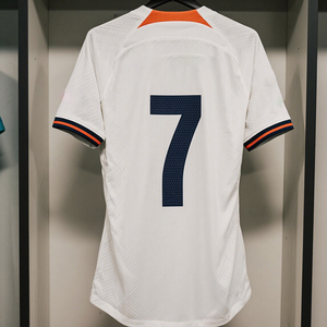 Оптовая продажа футбольной формы: летняя тайская версия 2025/26, клубные футболки для игроков, OEM, индивидуальный дизайн, Роналду, Энзойа, Мальм, 100% хлопок - Product Image 1