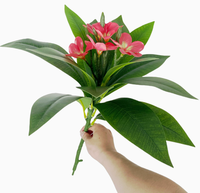 Buket Bunga Frangipani Buatan Tangan Ramah Lingkungan Realistis dengan 5 Tangkai untuk Dekorasi Meja Ruang Tamu