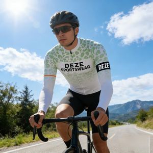 Maillot de cyclisme à manches longues pour hommes et femmes, personnalisé avec logo imprimé, en polyester, respirant et à séchage rapide, pour les événements de course sur route et les activités de plein air. - Product Image 6