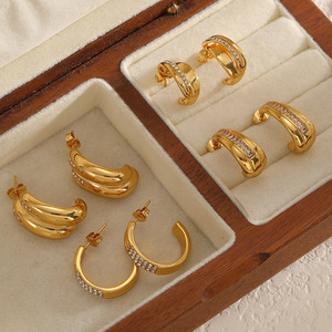 ต่างหูสแตนเลสทรงเรขาคณิตรูปตัว C ประดับเพชรสำหรับผู้หญิงสวมใส่ทุกวัน - Product Image 1