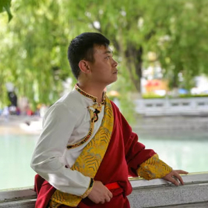 Tissu popeline Bouddha Moines – Élégant, doux, léger pour sacs et jouets pour garçons et filles, longue durée - Product Image 1