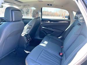 Volkswagen <span class=keywords><strong>P</strong></span>-assat 280TSI 1.4T d'<span class=keywords><strong>occasion</strong></span> 2024 - Berline Volkswagen certifiée d'<span class=keywords><strong>occasion</strong></span>, turbo à injection directe, état comme neuf - Product Image 5