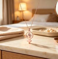 Collier féministe en acier inoxydable, pendentif symbole féminin Vénus poing levé, bijou de déclaration pour femme