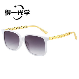 <b>Square</b> Oversized Chain Sunglasses For Women UV400 PC <b>Frame</b> Red Lens Outdoors Driving Party - Product Image 4