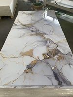 Detalles de Piedra Realistas, Construcción Duradera de PVC. Impermeable y Resistente a la Humedad. Fácil Mantenimiento.