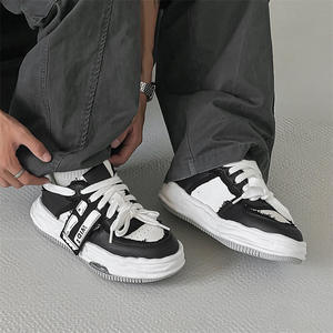 Zapatos Casuales Desestructurados en Blanco y Negro, Edición Limitada 2025, para Hombre y Mujer, Zapatos de Plataforma Modernos para Parejas - Product Image 3