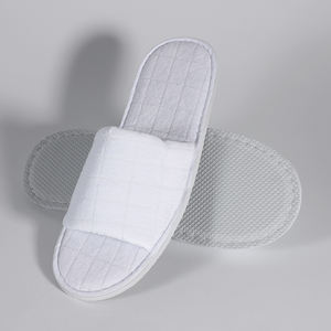 Pantuflas de Hotel Personalizadas Disponibles a través de Suministro al por Mayor de Pantuflas de Hotel para Hoteles, Resorts, Spas y Hoteles de Marca - Product Image 1