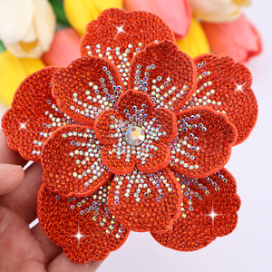 Applique en tissu 3D faite à la main avec des fleurs scintillantes et des strass en diamant pour robe de femme - Accessoires de mode DIY - Product Image 4