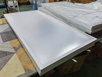 Conception moderne IP65 SMD2835 IRON 2x4 Flat Panel LED Warehouse Prix flexible 2x2 Square Mount Surface Panel Light