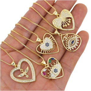 Pendentif Sentinel Evil Eyes en or avec chaîne en forme de boîte, pierre verte et cristal baguette pour femme, collier cadeau - Product Image 1