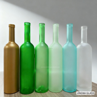 Bouteilles en verre transparent toutes tailles pour spiritueux, avec surface givrée mate et bouchon, pour commandes de marque privée de whisky de distillerie