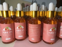 Huile Essentielle de Fraise Raffermissante Vaginale en Gros Marque Privée Rétablit l'Équilibre du pH Huile de Yoni