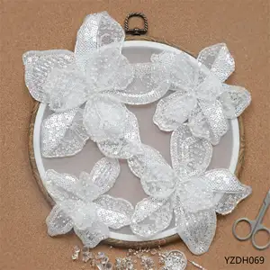 Nuevos Apliques de encaje con cuentas de novia blancas hechos a mano a la venta, parche bordado de flores para accesorios de prendas de moda