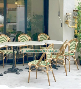 Vente en gros de meubles de chaises d'extérieur empilables en tube d'aluminium PE et rotin ensemble de chaises et de tables imperméables pour café-restaurant et jardin - Product Image 1