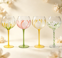 Élégant gobelet en verre de cristal personnalisé de haute qualité fleurs peintes à la main luxe classique Design style verre à vin breloques