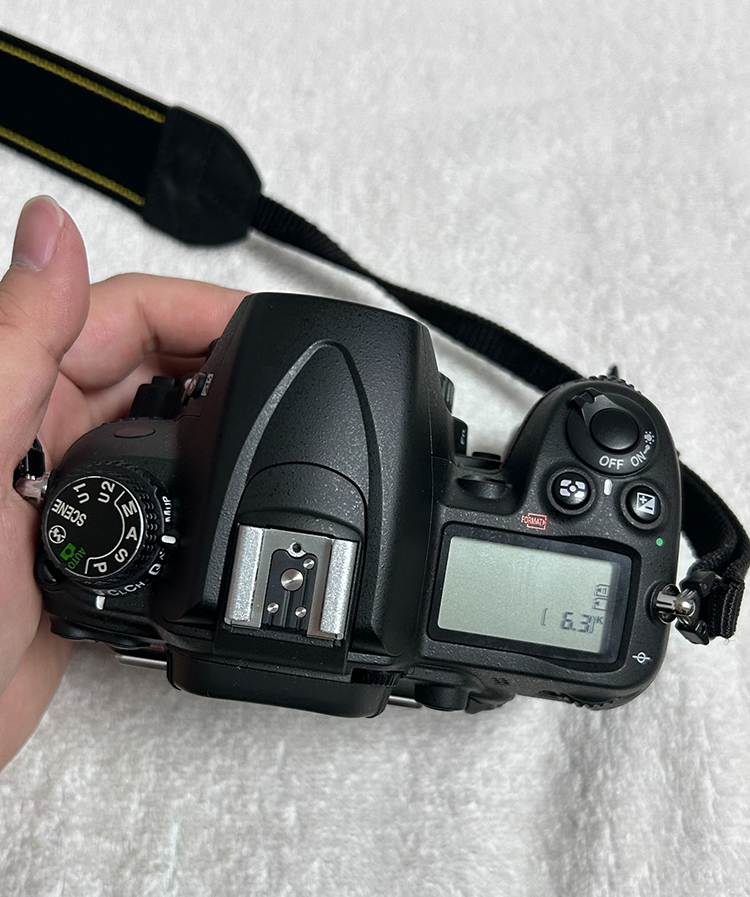 Nikon D7000 16.2MP DSLR Camera & 3.0-Inch LCD Display