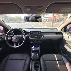 Kia Forte 2020 Usata, 1.6L Benzina, Cambio Manuale, Berlina, Guida a Sinistra, Sedili in Pelle - Product Image 4