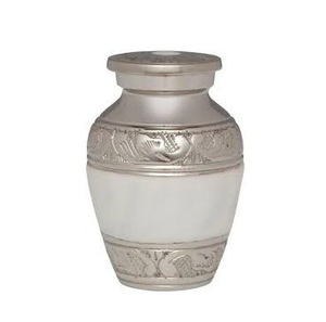 Hot Selling High Quality Ready To Dispatch Aluminium Cremation <b>Keepsakes</b> <b>For</b> Human <b>Ashes</b> Metal <b>Keepsake</b> Urns <b>For</b> <b>Ashes</b> Mini Urn - Product Image 5